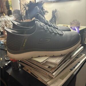 Skechers Gray Athletic Shoes with Cushioned Comfort and Minimalist Design